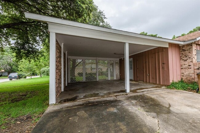 Building Photo - 3200 John Campbells Trail