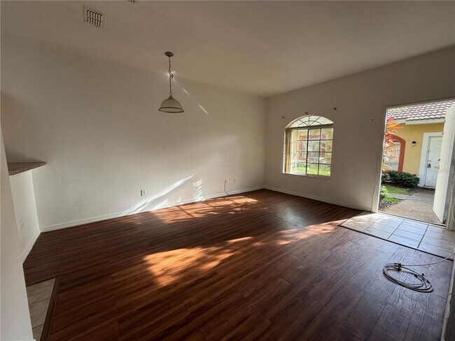 Building Photo - 353 Port Pleasant Dr