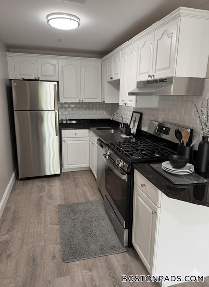 Building Photo - 23 Kenmar Dr