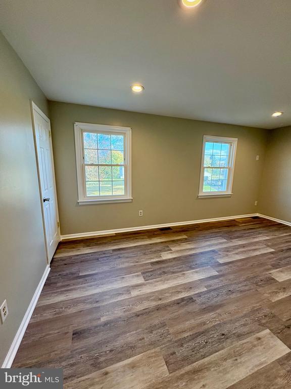 Building Photo - 106 Sunset Way