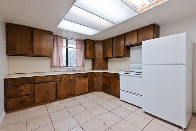 Building Photo - G7UG