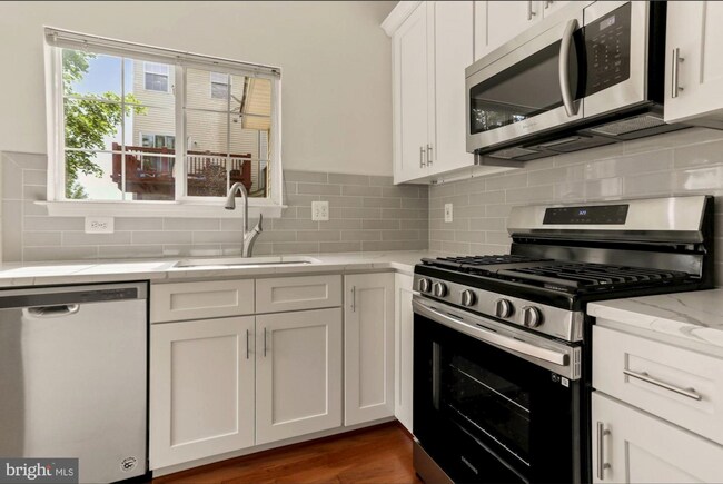 Building Photo - 2418 Misty Dawn Ct