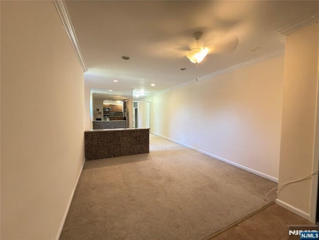 Building Photo - 400 Fairview Ave