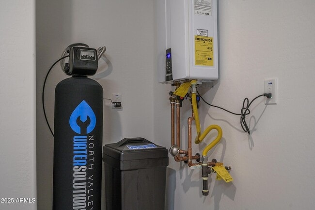 Building Photo - 20607 W Rancho Dr