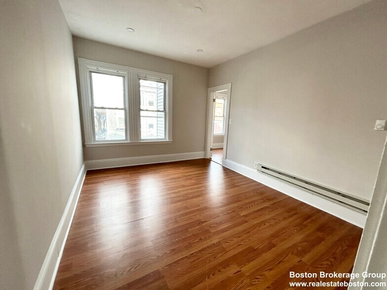 Building Photo - 78 Hillside St