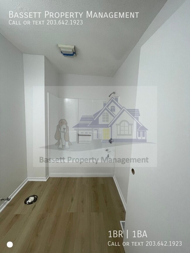 Building Photo - 30 Stoneycrest Dr