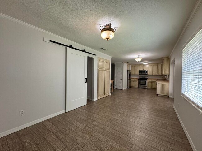 Building Photo - Adorable 3/2 with Bonus Room in Ormond Beach