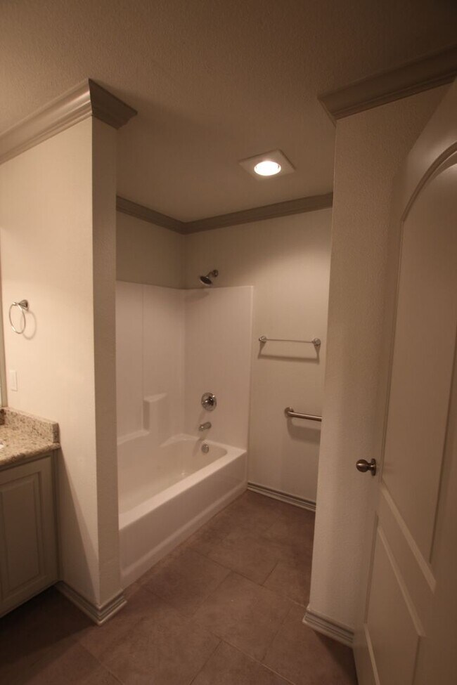 Building Photo - 6320 Villa Rosa Way