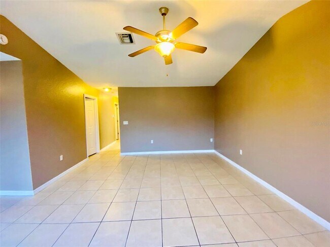 Building Photo - 502 Albatross Dr