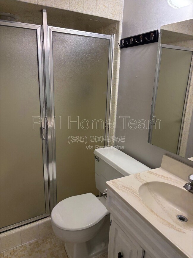 Building Photo - 168 Ross Dr