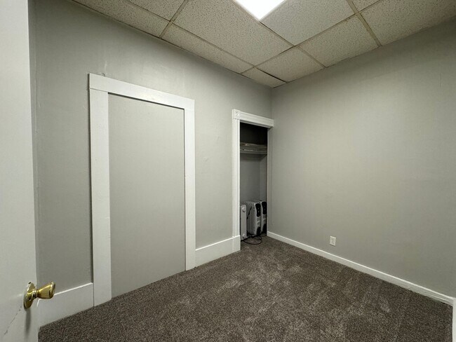 Building Photo - 810 N 11th St