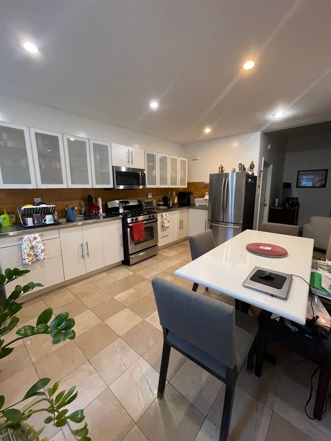 Building Photo - 265-267 Cambridge Ave