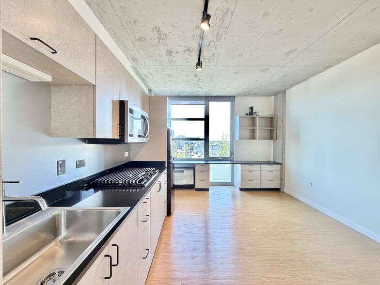 Building Photo - 1515 N Fremont St