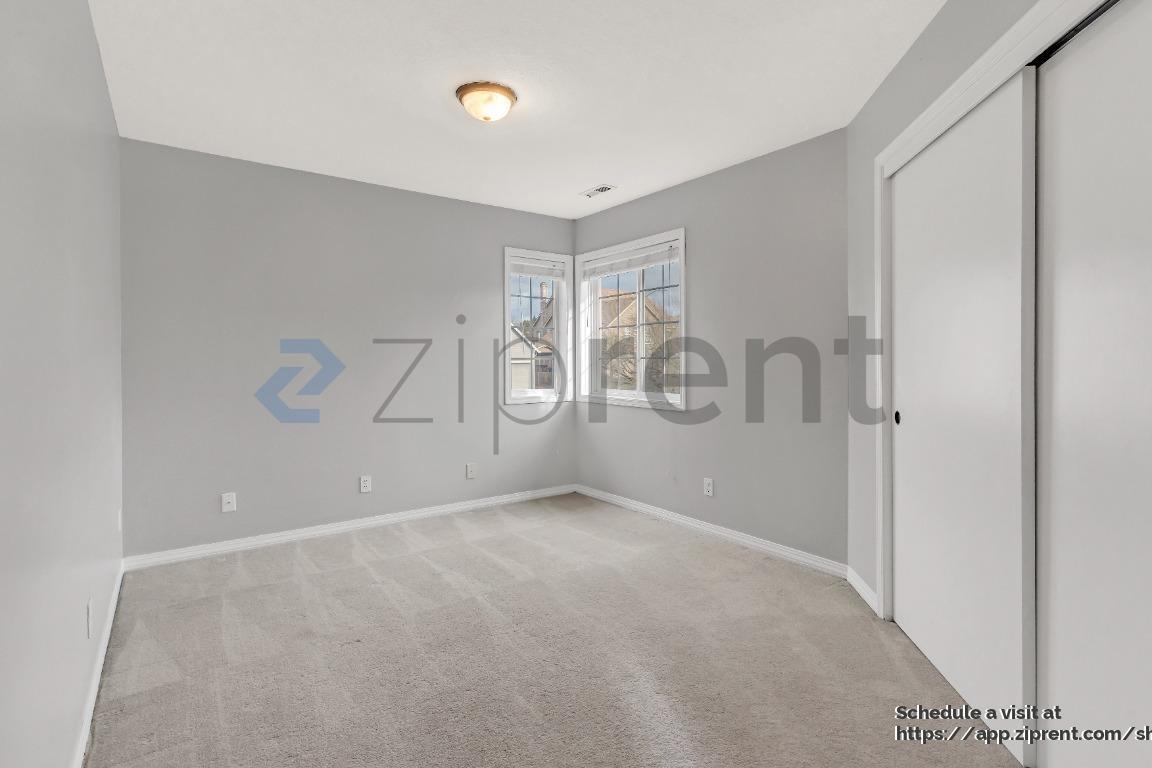 Building Photo - 6622 SE Montego Bay St