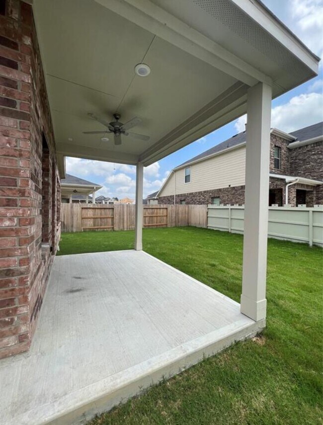 Building Photo - 17697 Tree of Heaven