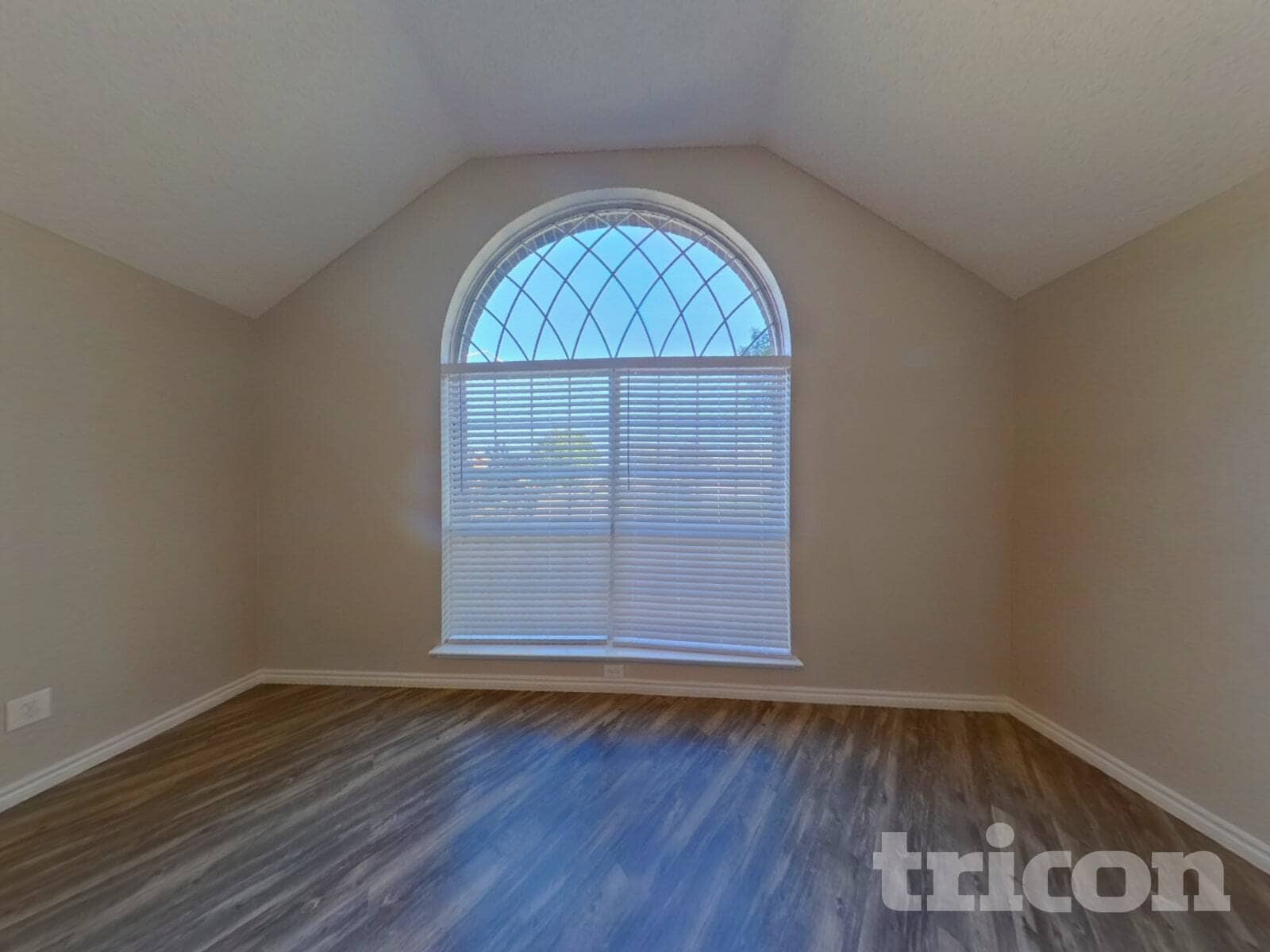 Building Photo - 1233 Clear Creek Dr