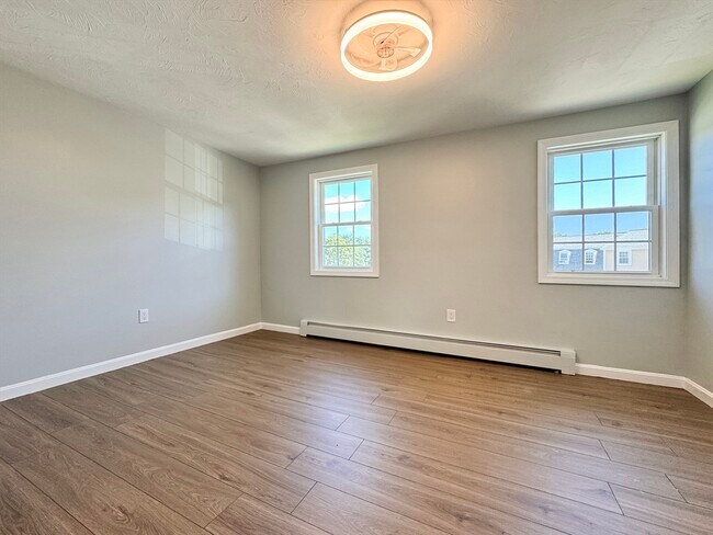 Building Photo - 9 Lydon Ln