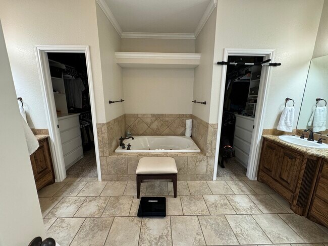Building Photo - 5305 Wimberley Spring Ct