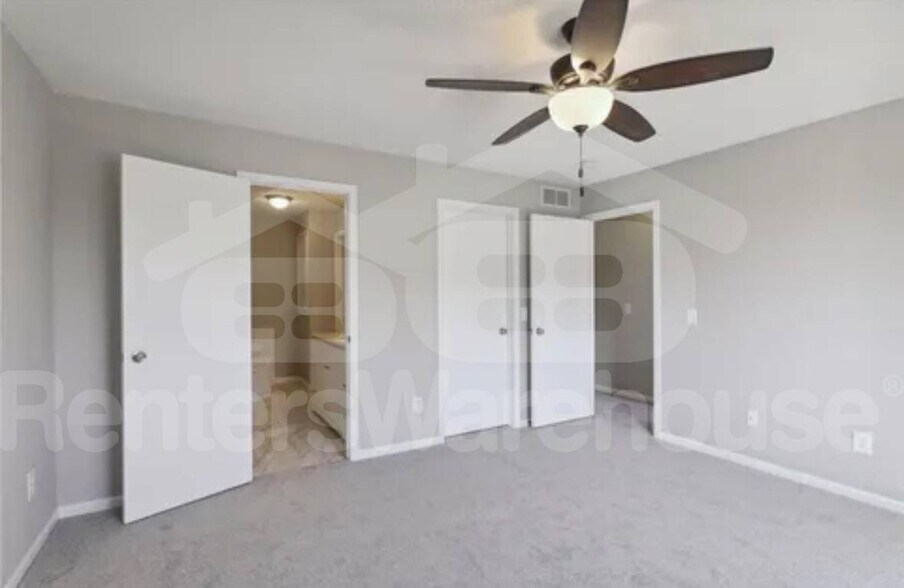 Building Photo - 16168 70th Pl N