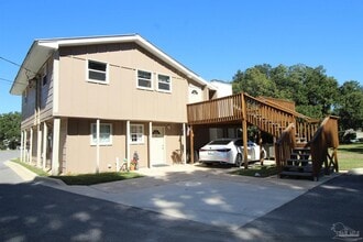 Building Photo - 2435 E Johnson Ave
