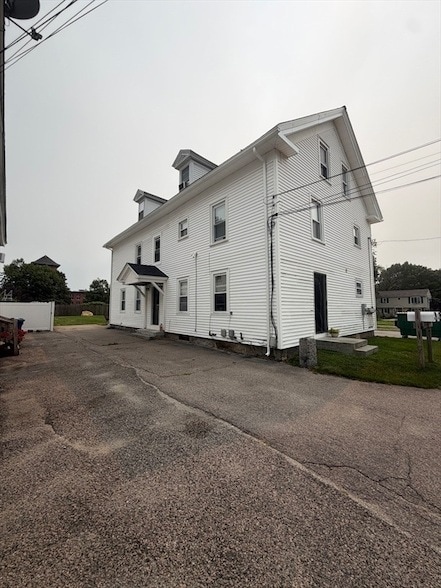 Building Photo - 13 Ives St