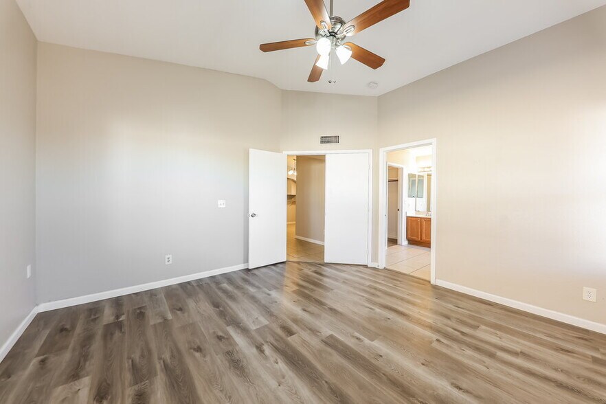 Building Photo - 3104 N Copenhagen Dr