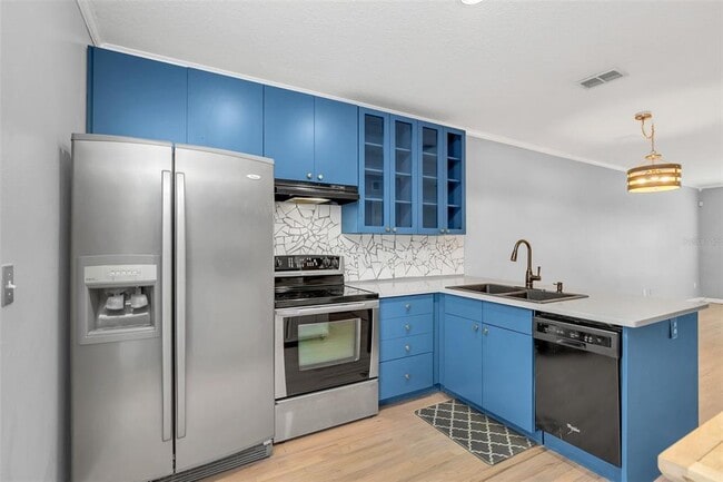 Building Photo - 40 N Hyer Ave