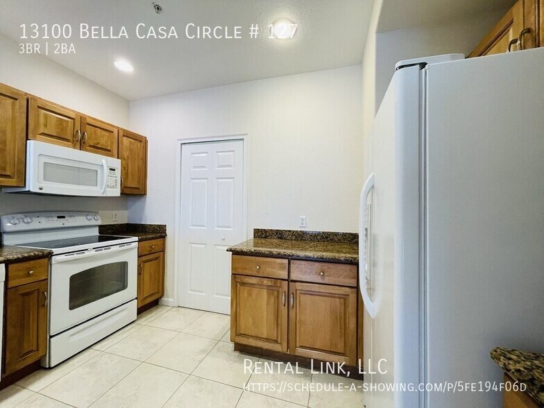 Building Photo - 13100 Bella Casa Cir
