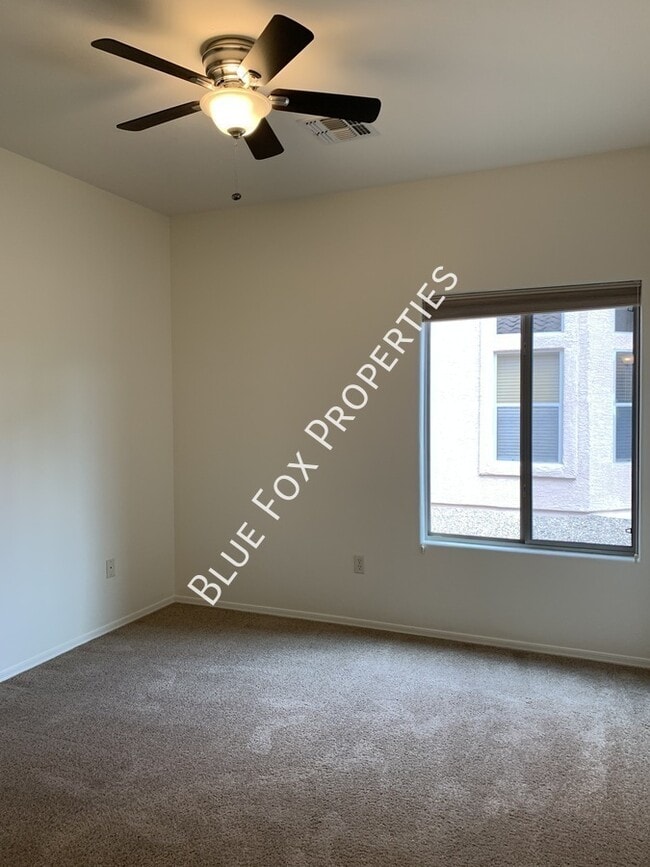Building Photo - 11921 N Cantata Dr