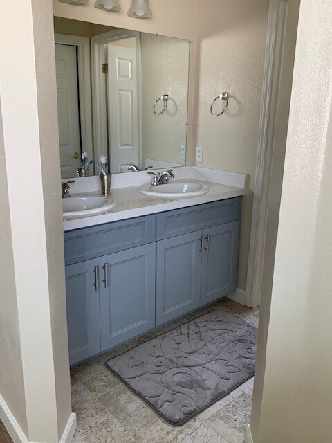 Building Photo - Newer Evergreen home faces neighborhood park - Great Evergreen schools