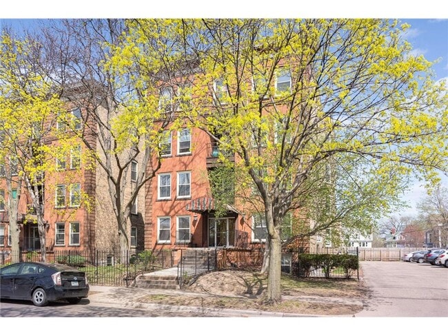 Building Photo - 2421 Emerson Ave S
