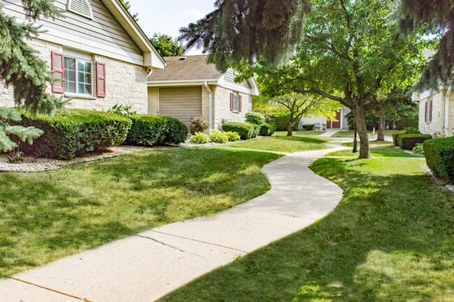 Building Photo - RENOVATED Condo Style Upper 2 Bedroom 2 Bathroom Apartment is Available