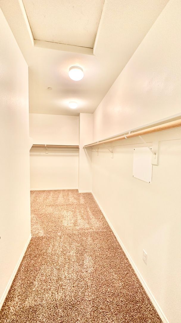 Building Photo - Beautiful, Stand Alone Condo in Resort-lik...