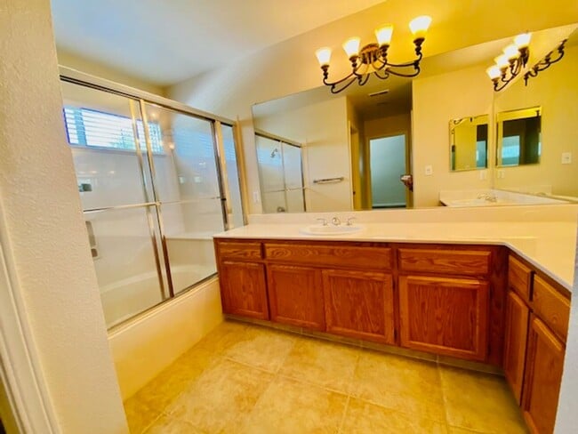 Building Photo - Elegant and Move-In Ready 4BD/3BA, Two-Sto...