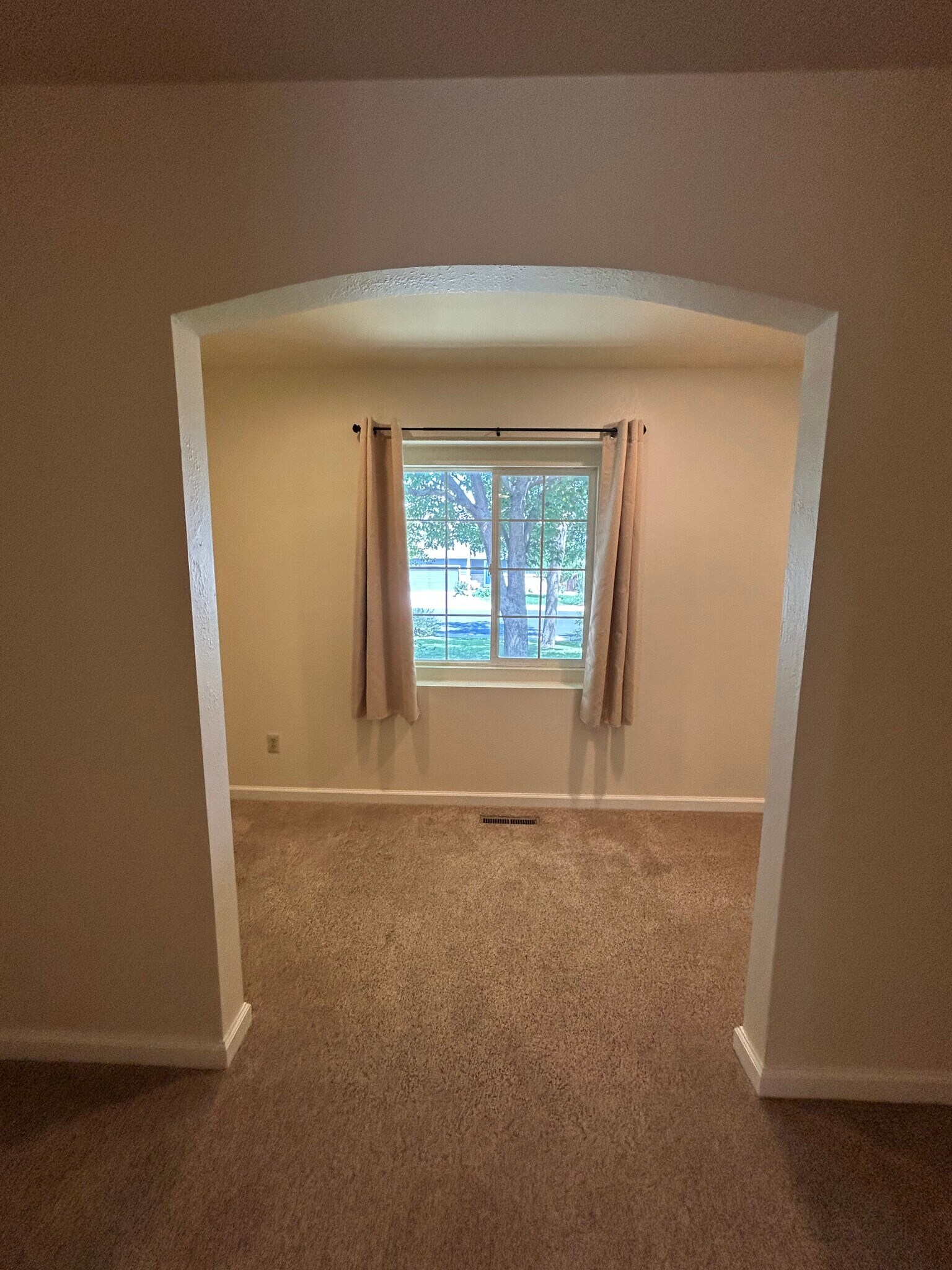 Flex room can be used as an office, exercise space, reading nook... additional space to suit whateve - 4393 N Lincoln Ave