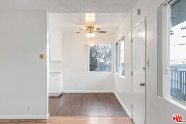 Building Photo - 2701 S Peck Ave