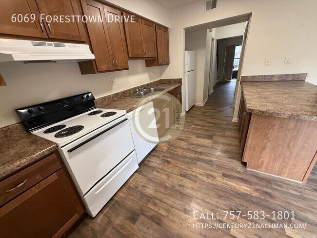 Building Photo - 6069 Foresttown Dr