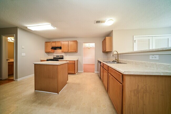 Building Photo - 425 Canoga Ct