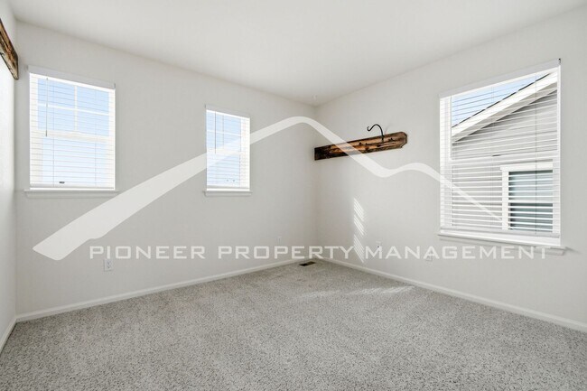 Building Photo - Gorgeous Home with Washer/Dryer and 2-Car Garage