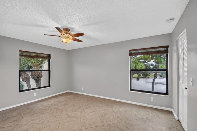 Building Photo - 812 Sky Pine Way