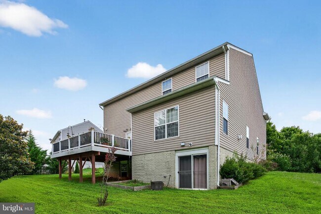 Building Photo - 751 Holly Leaf Rd