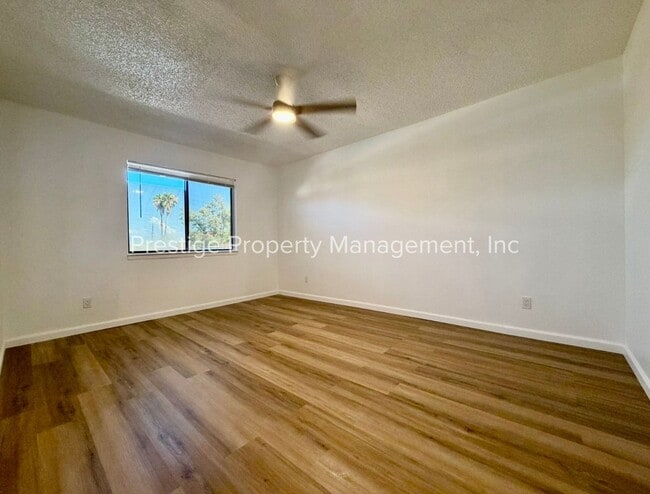 Building Photo - 6331 N Barcelona Ct