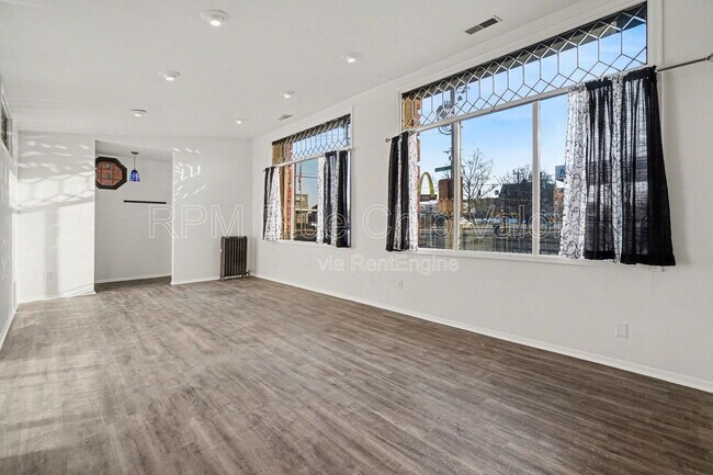 Building Photo - 1119 E McMillan St