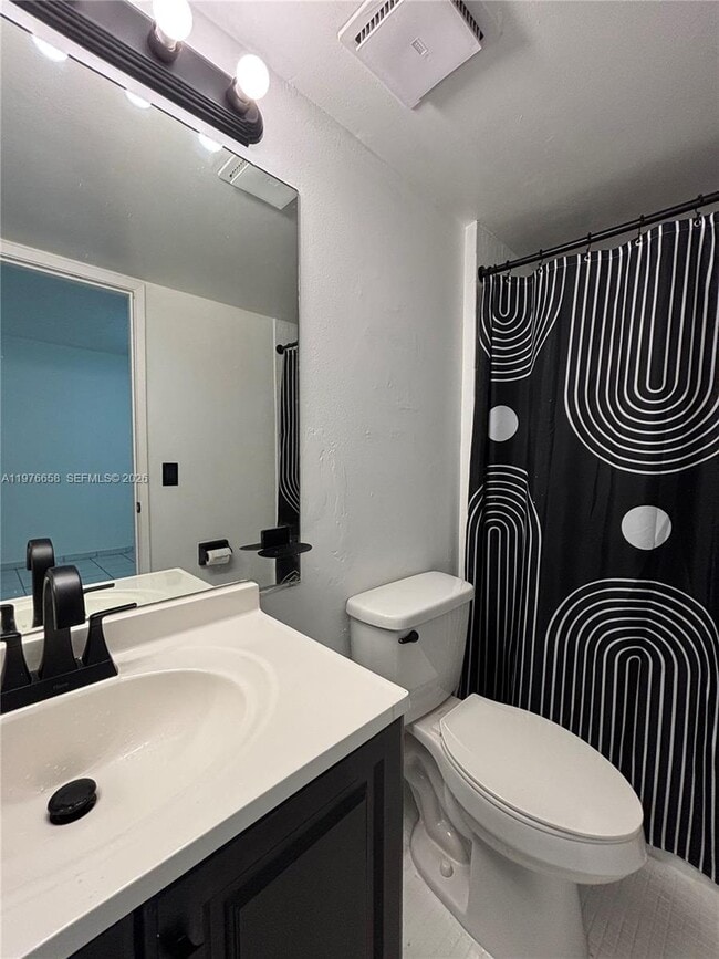 Building Photo - 13701 Kendale Lakes Cir