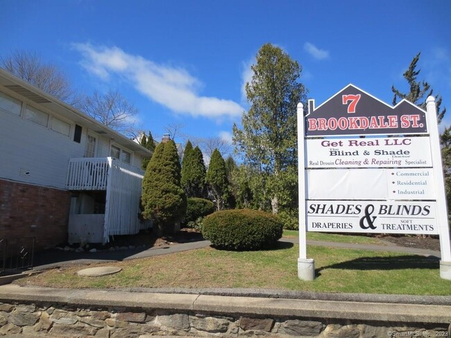 Building Photo - 7 Brookdale St