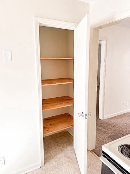 Building Photo - 470 Martha Ln