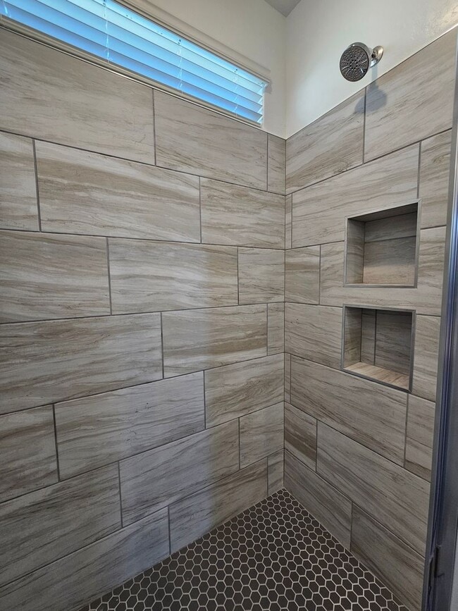 Building Photo - Stunning views