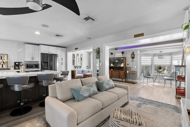 Building Photo - 1605 Treemont Ave