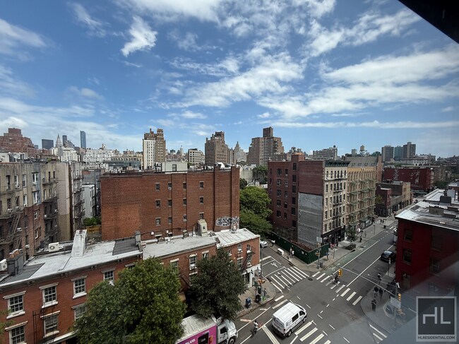 Building Photo - Christopher Street