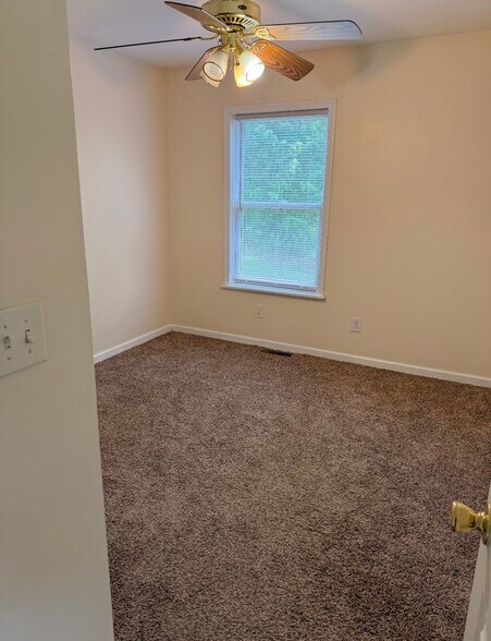 Building Photo - 426 Wygant Rd